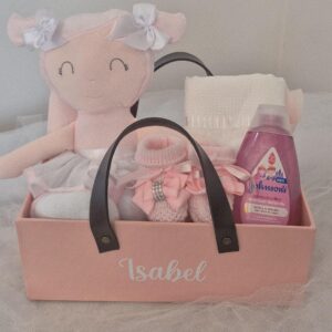 Cesta maleta boas vindas com boneca